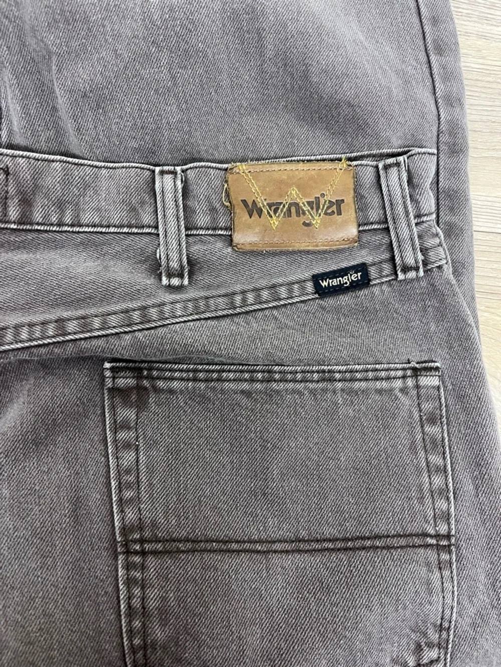 Wrangler Regular Relaxed Fit Tan/Gray Denim Jeans 38x32
